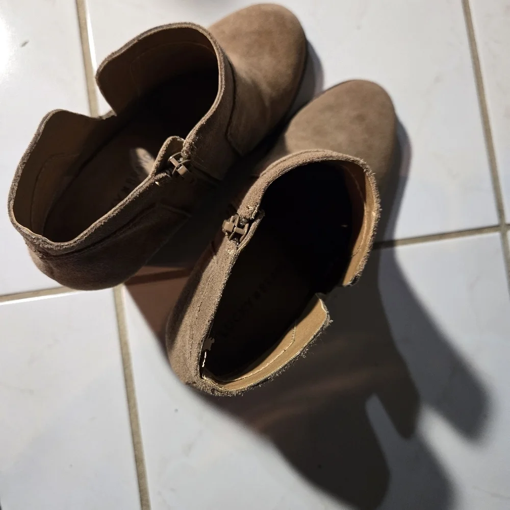 Lucky Brand Tan Taupe Brown Leather Boots Ankle Booties Heel Shoes - Picture 12 of 12